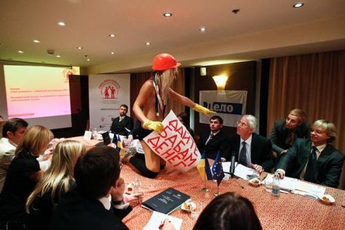 http://upforme.ru/uploads/0000/11/2c/28503-1-f.jpg