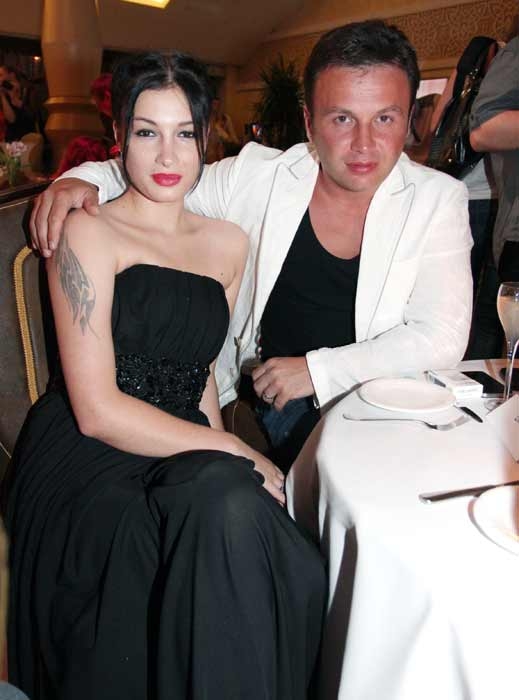 http://upforme.ru/uploads/0001/f5/94/476471-3-f.jpg