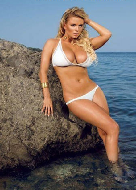 http://upforme.ru/uploads/0007/b5/32/122-5-f.jpg