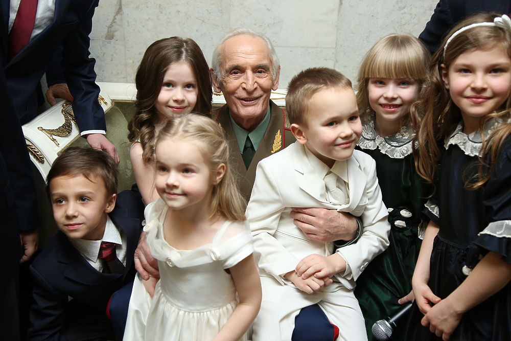 http://upforme.ru/uploads/000e/4c/fa/2/731325.jpg