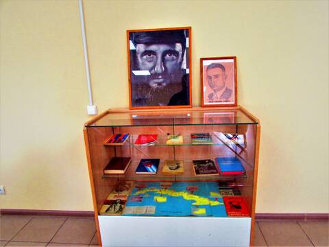 http://upforme.ru/uploads/0011/90/c9/13/t456979.jpg