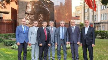 http://upforme.ru/uploads/0011/90/c9/13/t807998.jpg