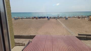 http://upforme.ru/uploads/0011/f5/51/61/t957546.jpg
