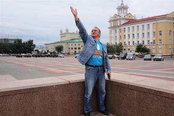 http://upforme.ru/uploads/0014/f6/ef/27/t130106.jpg