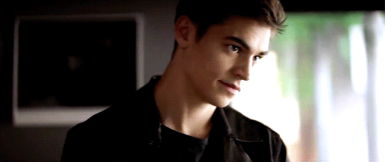 http://upforme.ru/uploads/0018/2c/77/347/763734.gif