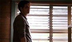 http://upforme.ru/uploads/0019/47/79/576/657979.gif