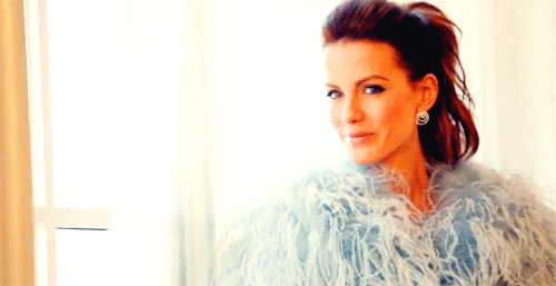http://upforme.ru/uploads/0019/cc/52/397/31923.gif