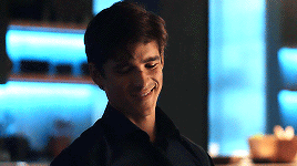 http://upforme.ru/uploads/001a/af/35/56/52649.gif
