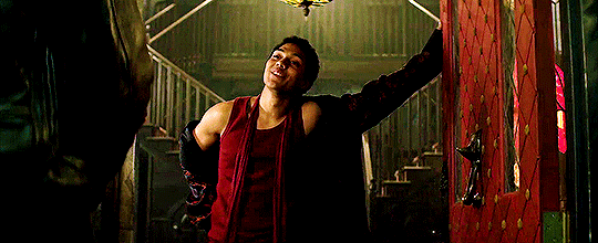 http://upforme.ru/uploads/001a/b7/43/55/t111521.gif