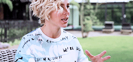http://upforme.ru/uploads/001a/be/9d/15/894298.gif