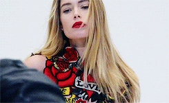 http://upforme.ru/uploads/001a/d6/5e/29/111050.gif