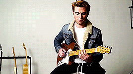 http://upforme.ru/uploads/001a/fe/db/21/t584364.gif