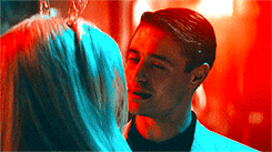 http://upforme.ru/uploads/001b/d7/c8/36/641708.gif