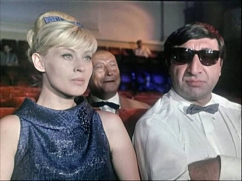 Должна быть в женщине какая - та изюминка Должна быть в женщине какая - та изюминка