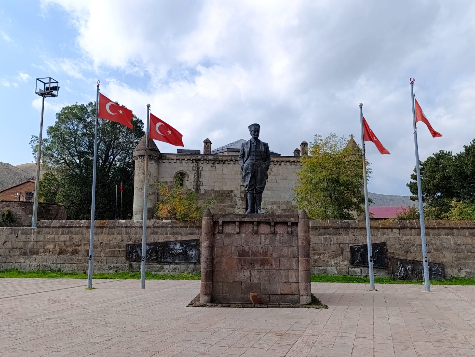 https://upforme.ru/uploads/0001/d0/60/2/351947.jpg