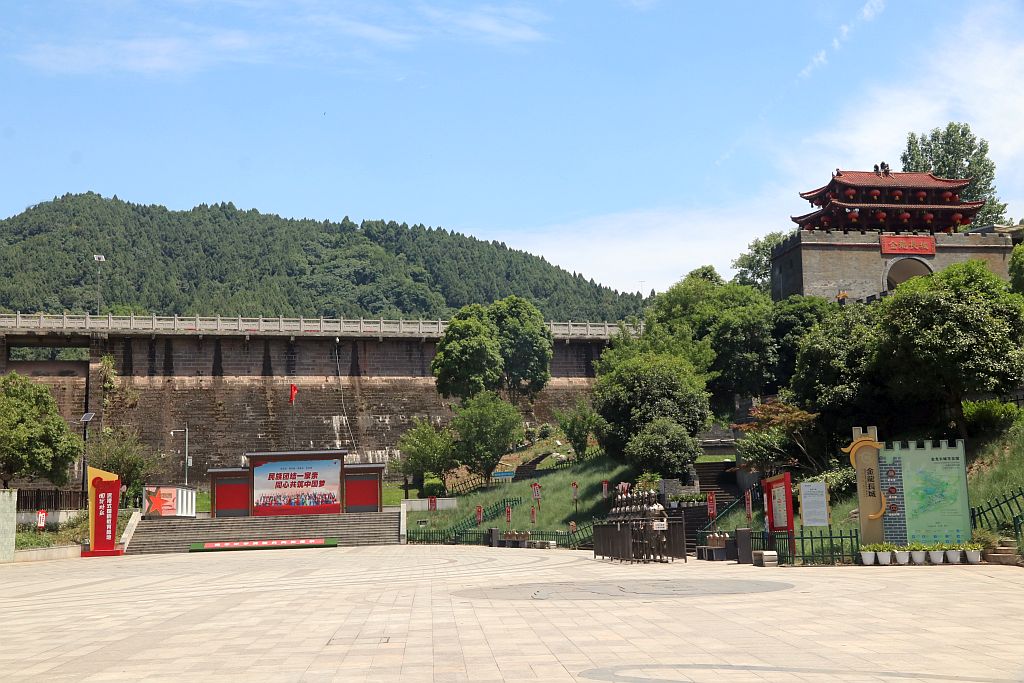 https://upforme.ru/uploads/0001/d0/60/2/444831.jpg