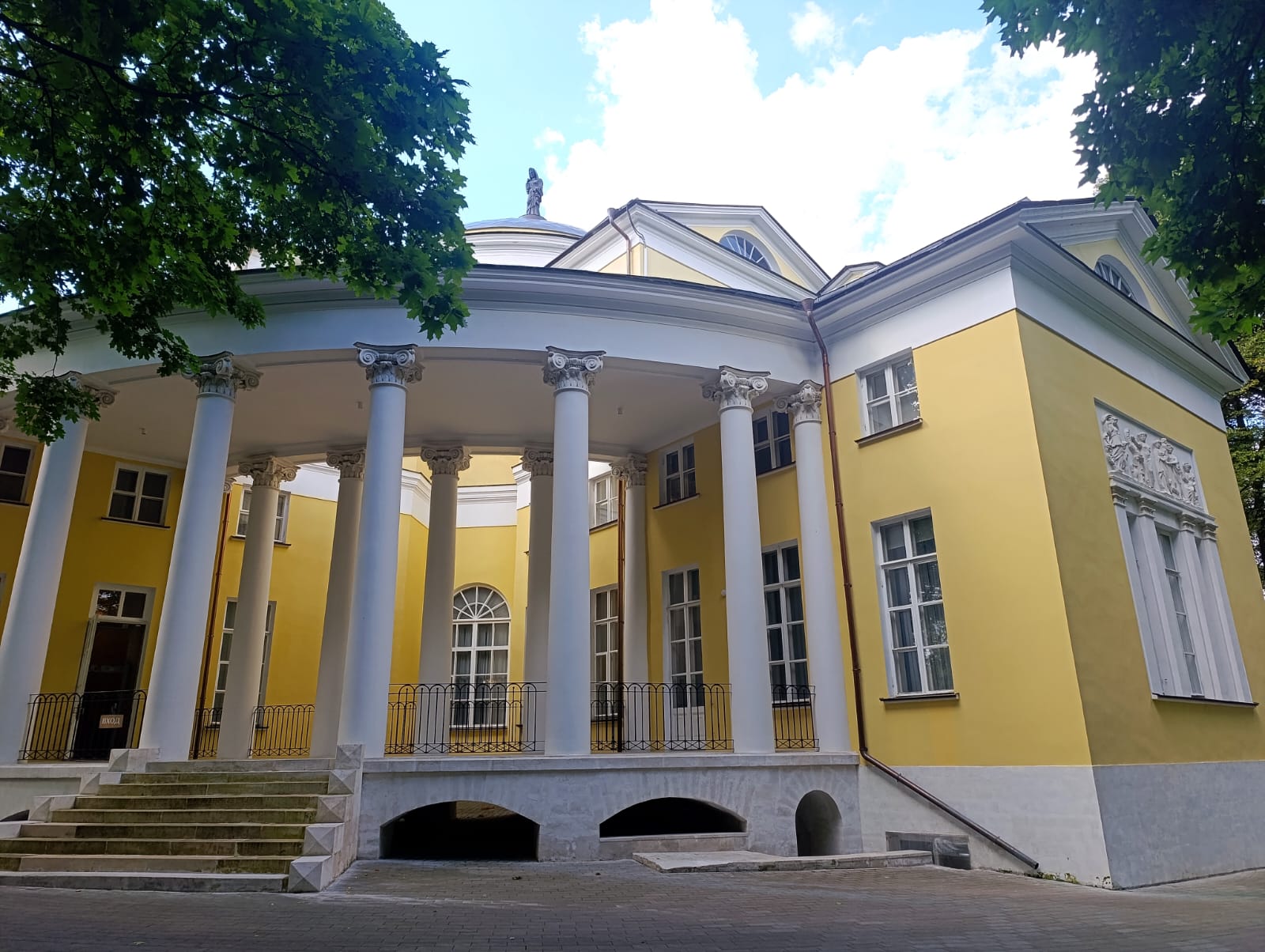 https://upforme.ru/uploads/0001/d0/60/2/687775.jpg
