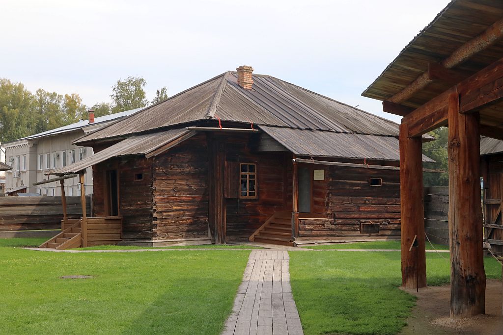 https://upforme.ru/uploads/0001/d0/60/2/745367.jpg