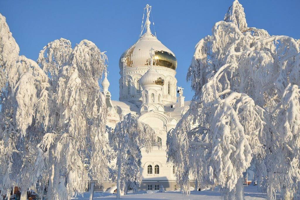 https://upforme.ru/uploads/0001/d0/60/2802/479380.jpg