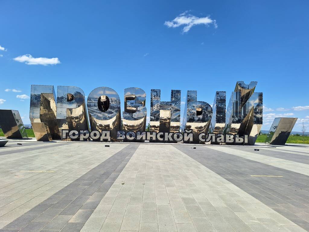 https://upforme.ru/uploads/0001/d0/60/2802/793251.jpg