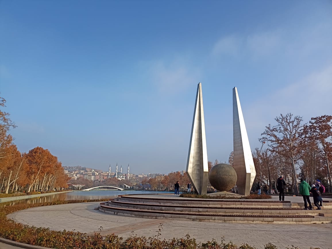 https://upforme.ru/uploads/0001/d0/60/4784/885489.jpg