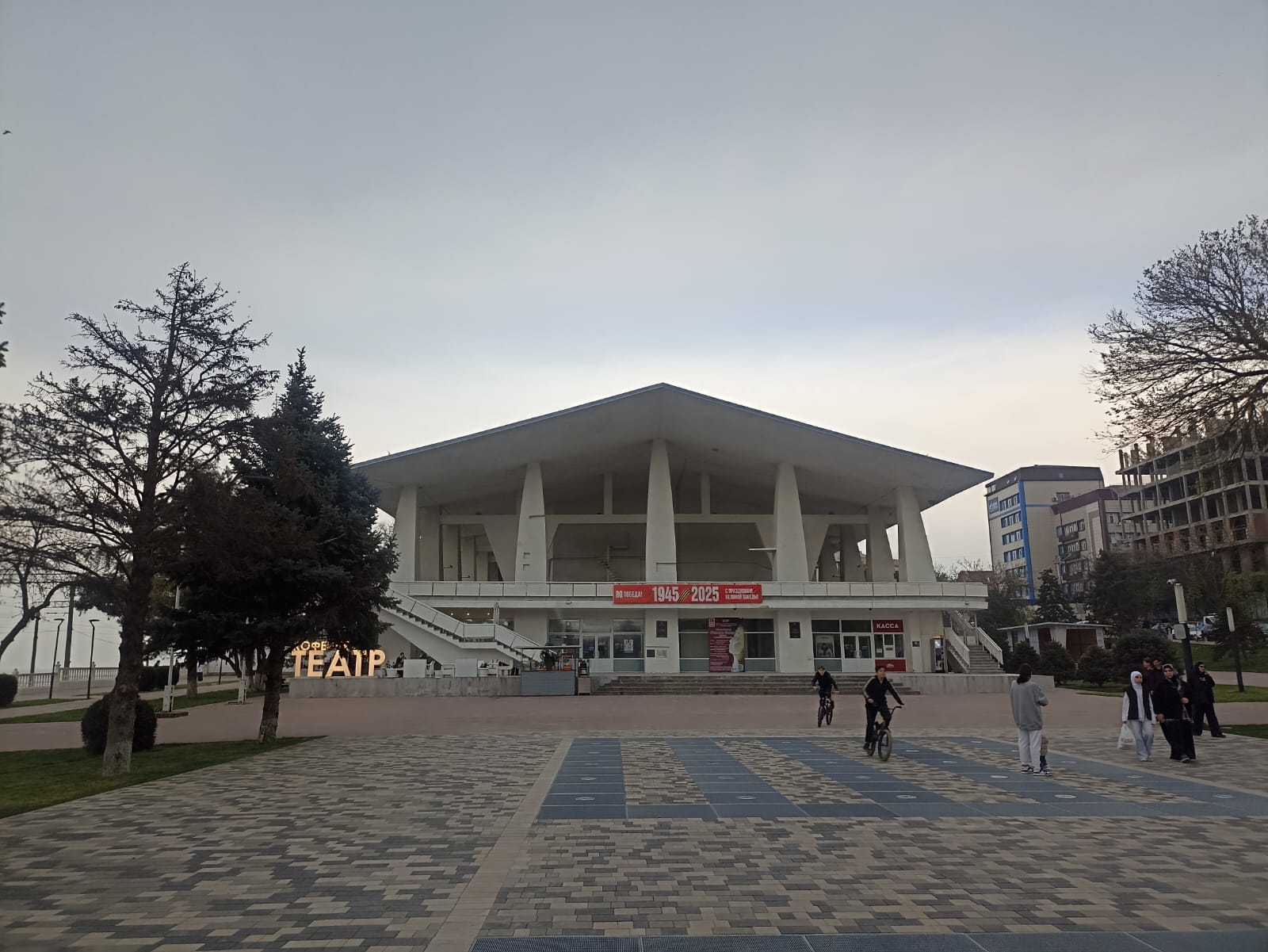 https://upforme.ru/uploads/0001/d0/60/4965/419801.jpg
