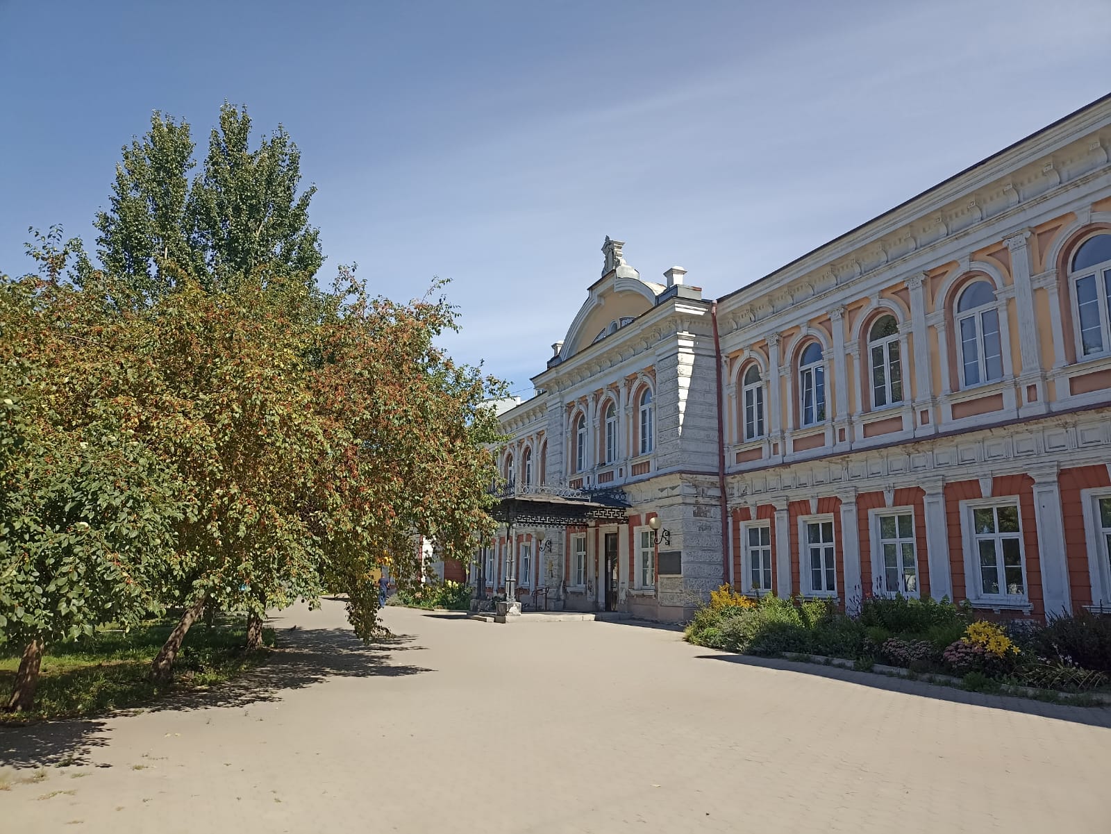 https://upforme.ru/uploads/0001/d0/60/4973/204634.jpg