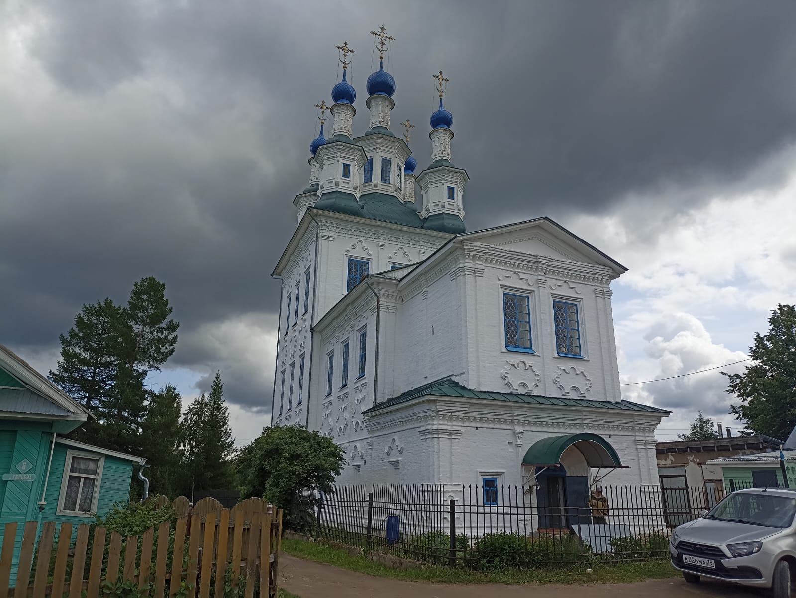 https://upforme.ru/uploads/0001/d0/60/4973/467058.jpg