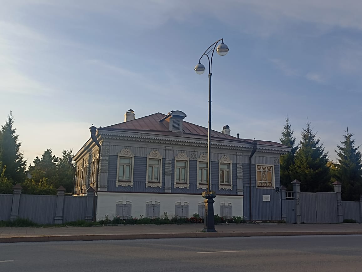 https://upforme.ru/uploads/0001/d0/60/4986/381053.jpg