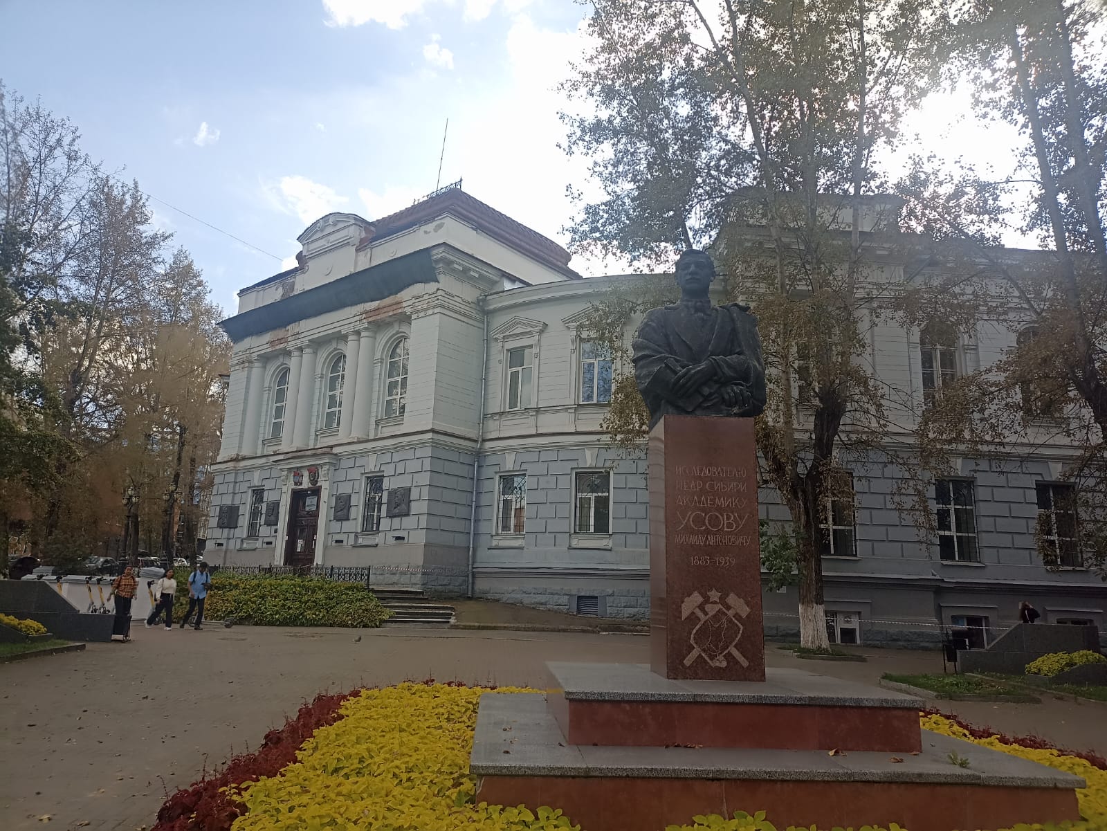 https://upforme.ru/uploads/0001/d0/60/4986/457270.jpg