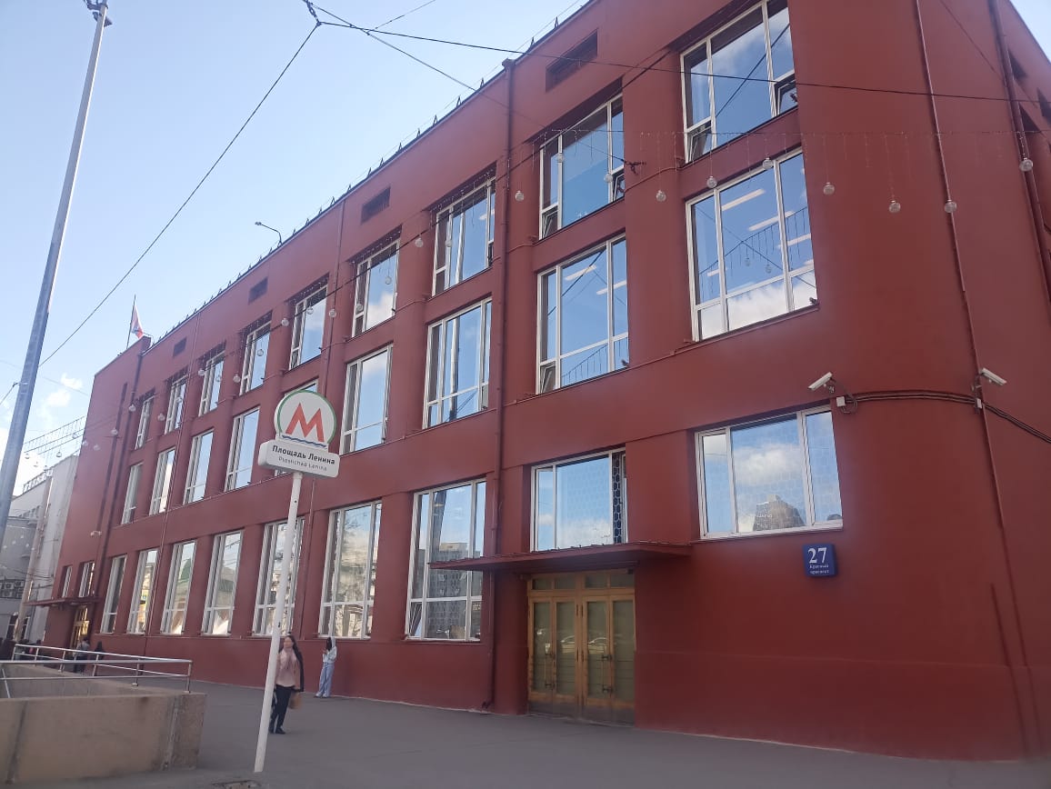 https://upforme.ru/uploads/0001/d0/60/4986/466242.jpg