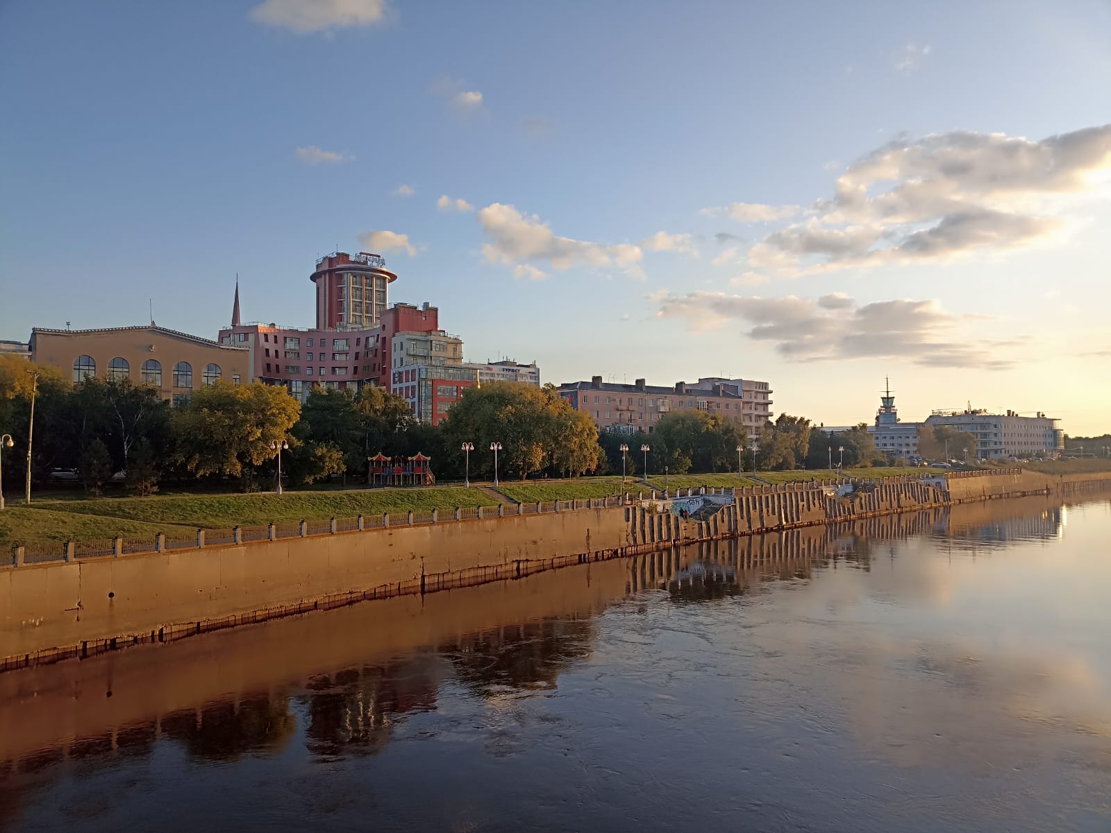 https://upforme.ru/uploads/0001/d0/60/4986/80821.jpg