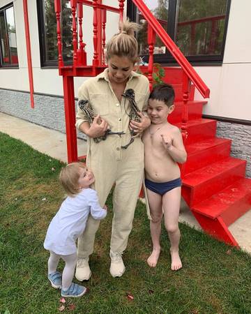 https://upforme.ru/uploads/0004/02/e8/9402/t905713.jpg