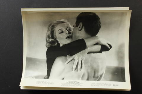 Муза кадмиевых красок Муза кадмиевых красок
