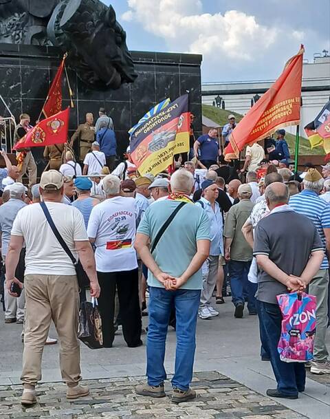 https://upforme.ru/uploads/0009/6c/04/1568/t460697.jpg