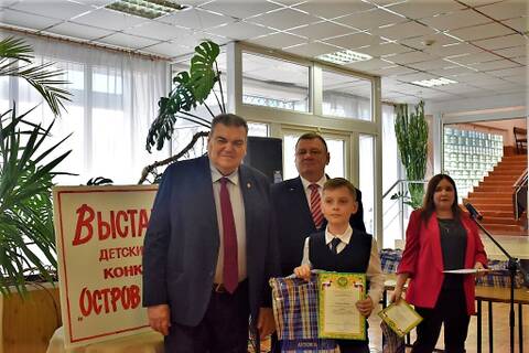 https://upforme.ru/uploads/0011/90/c9/13/t830881.jpg