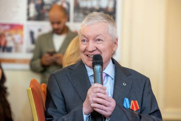 https://upforme.ru/uploads/0011/ce/80/10/392447.jpg