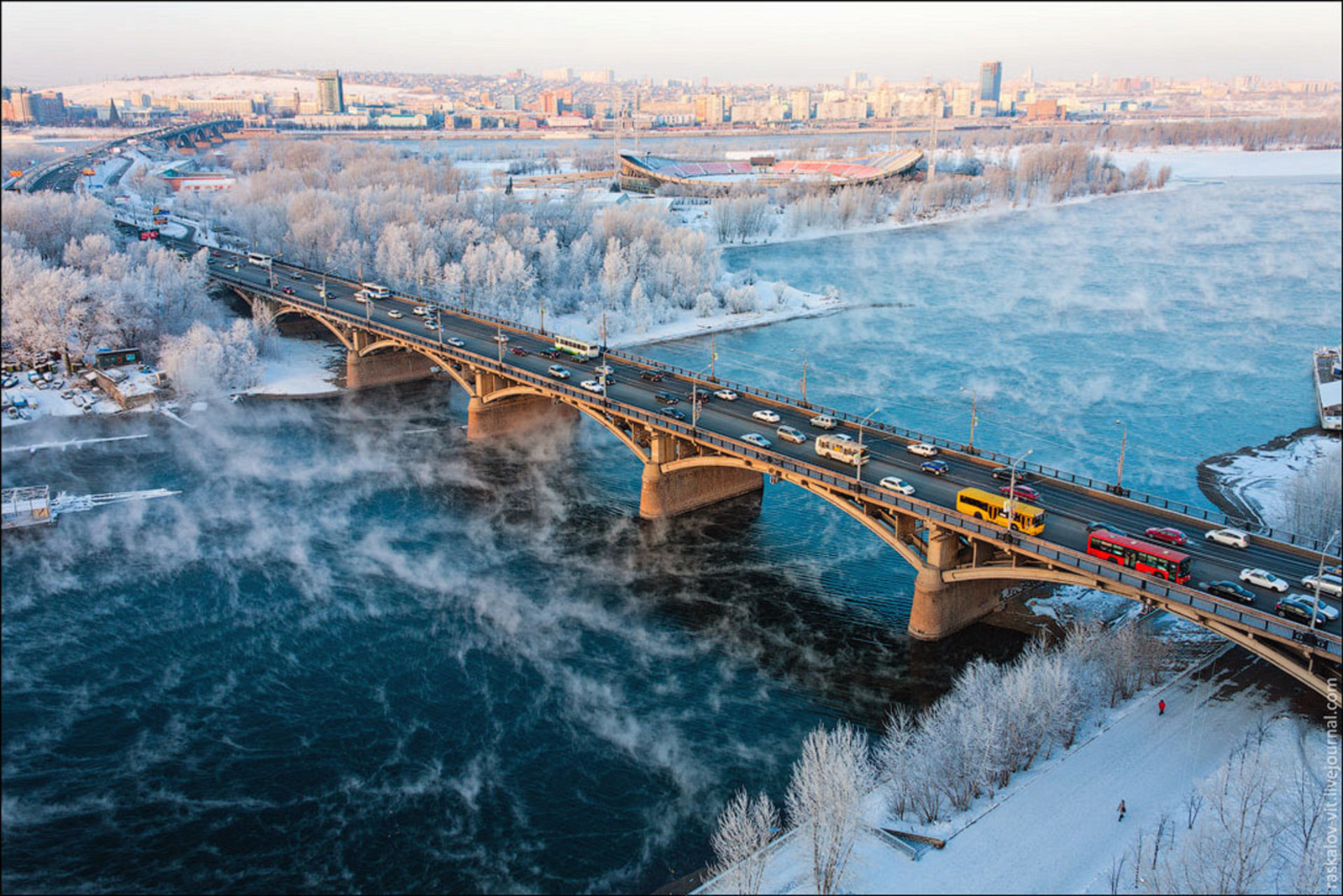 https://upforme.ru/uploads/0012/15/01/650/516392.jpg