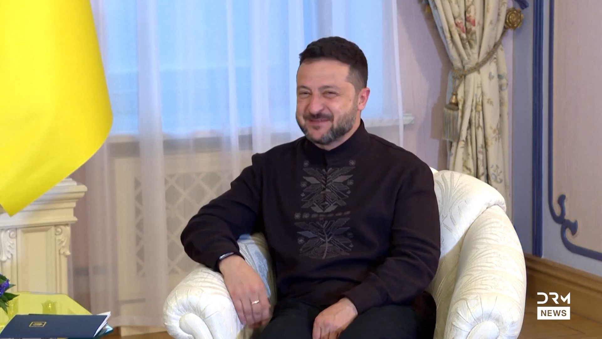 https://upforme.ru/uploads/0012/d6/0d/1862/722103.jpg