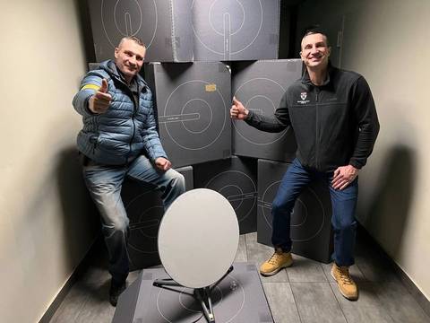 https://upforme.ru/uploads/0012/d6/0d/2137/t322877.jpg
