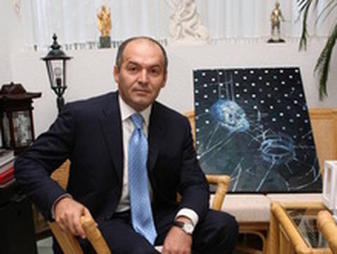 https://upforme.ru/uploads/0012/d6/0d/2458/t216001.jpg