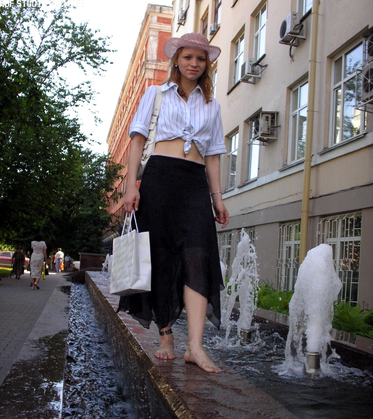 https://upforme.ru/uploads/0015/ec/e0/2260/415706.jpg