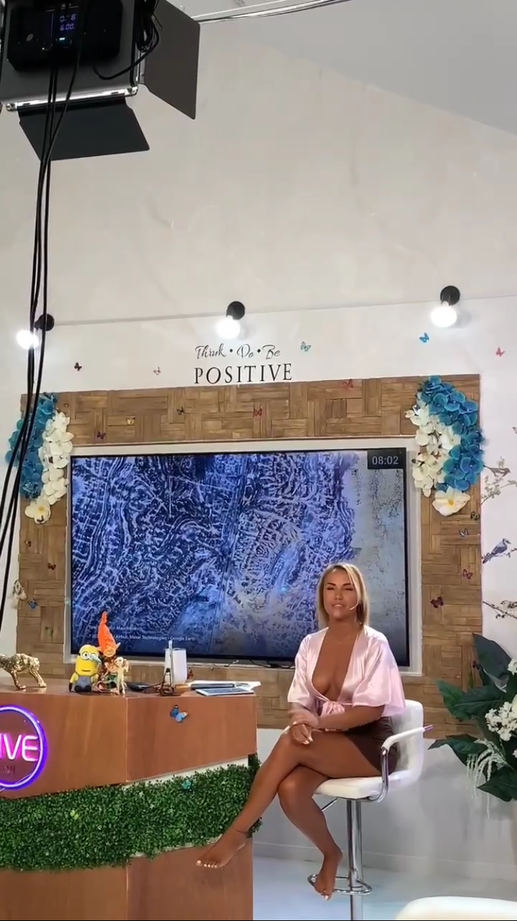 https://upforme.ru/uploads/0015/ec/e0/2342/902687.png