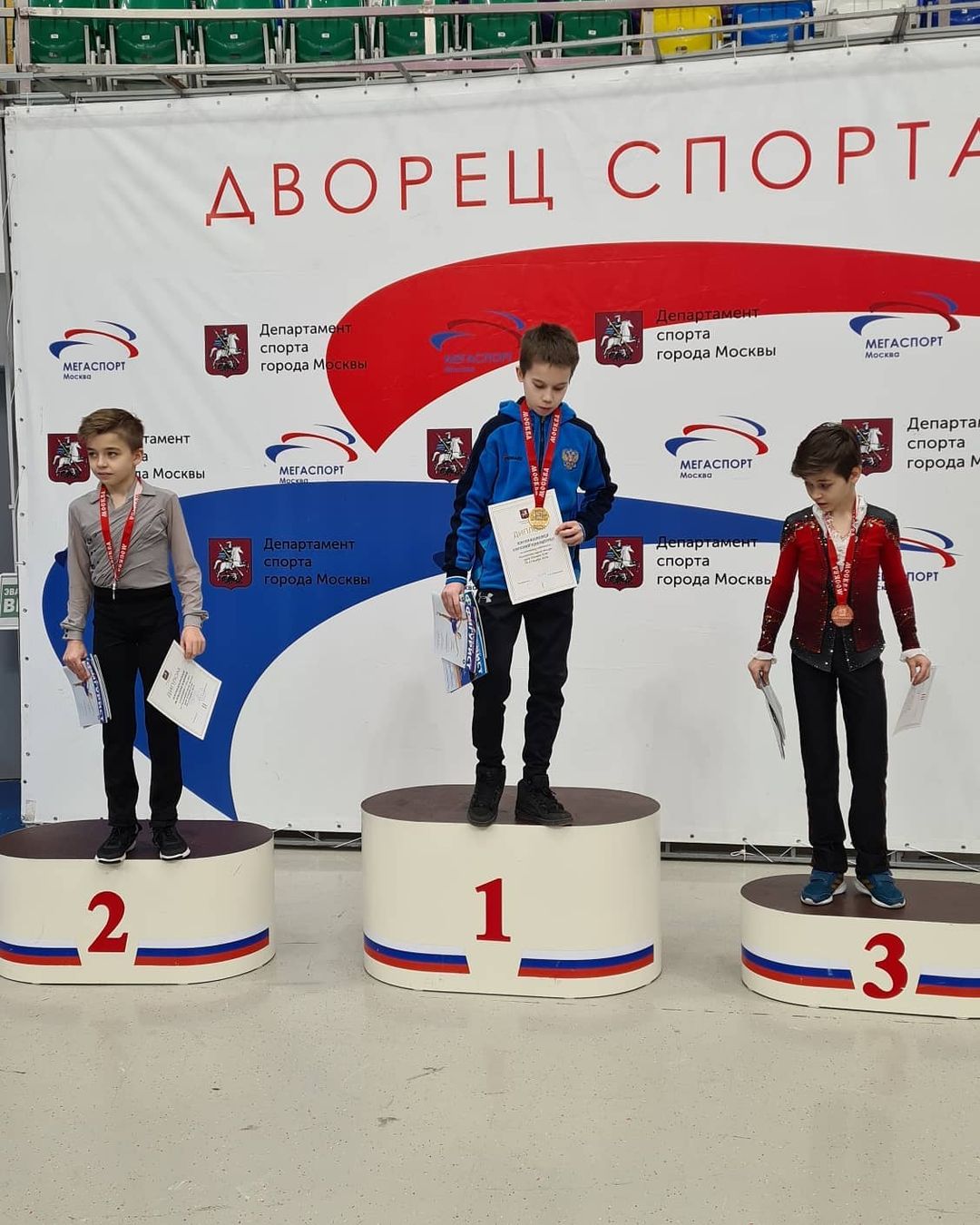 https://upforme.ru/uploads/0018/52/7b/4182/121403.jpg