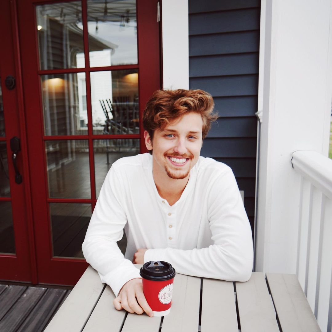 https://upforme.ru/uploads/0018/52/7b/4182/642839.jpg