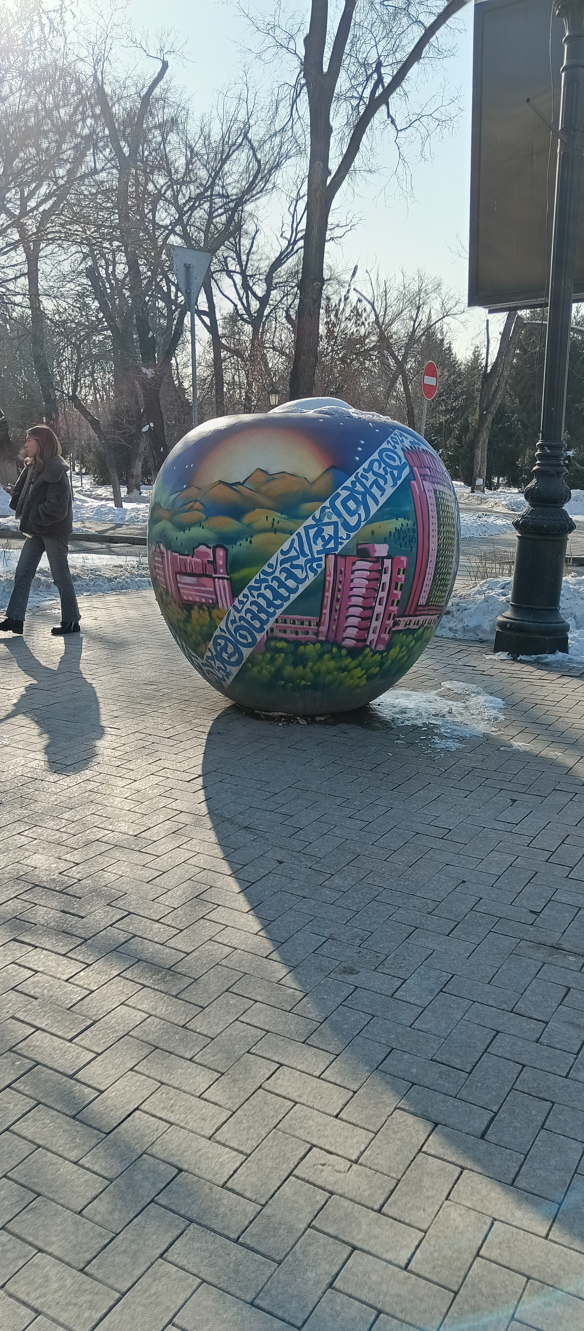 https://upforme.ru/uploads/0019/d2/d8/256/752946.jpg