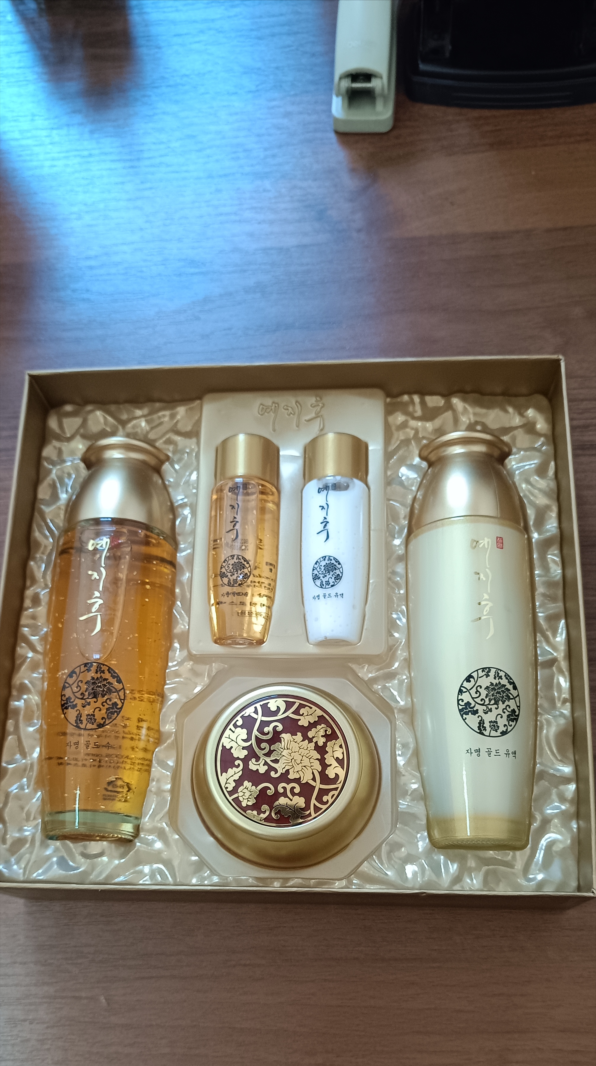 https://upforme.ru/uploads/0019/d2/d8/256/989750.jpg