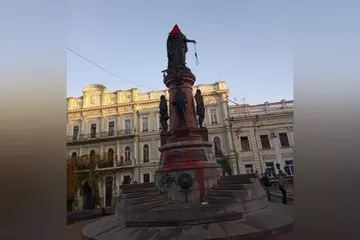 https://upforme.ru/uploads/0019/d2/d8/38/t527944.webp
