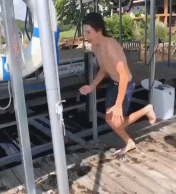 https://upforme.ru/uploads/001a/39/7c/773/t647393.gif