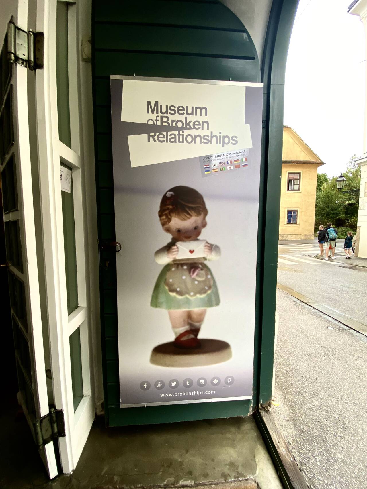 https://upforme.ru/uploads/001a/b7/49/82/933276.jpg